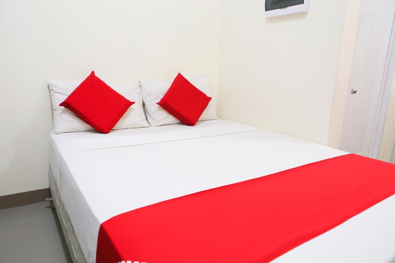 Oyo 442 Ipark Hotel Cebu Екстер'єр фото