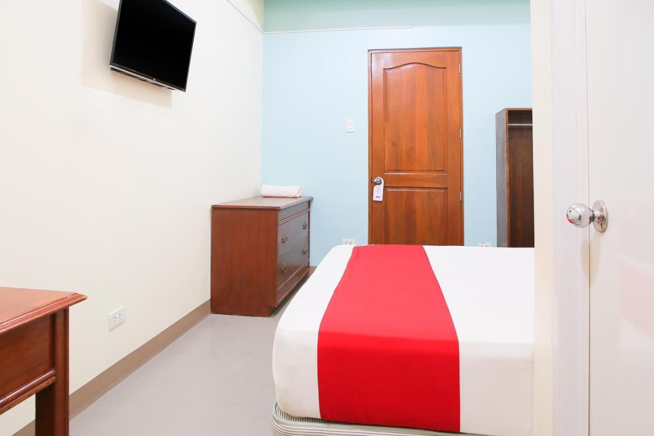 Oyo 442 Ipark Hotel Cebu Екстер'єр фото
