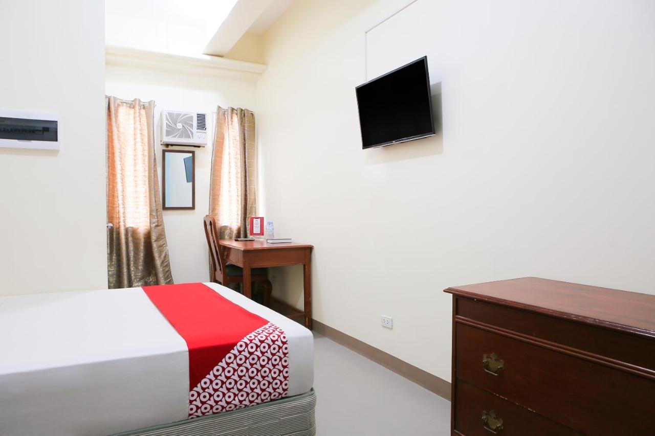 Oyo 442 Ipark Hotel Cebu Екстер'єр фото